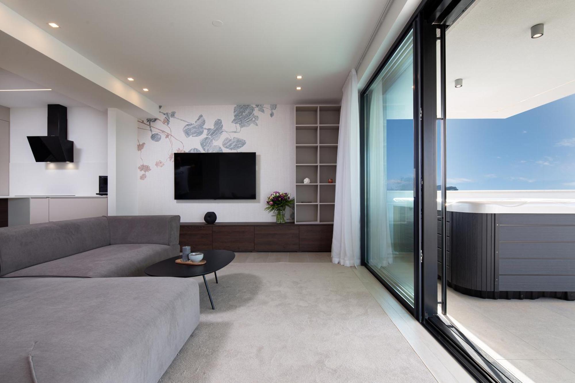 Hadrie Luxury And Azimut *