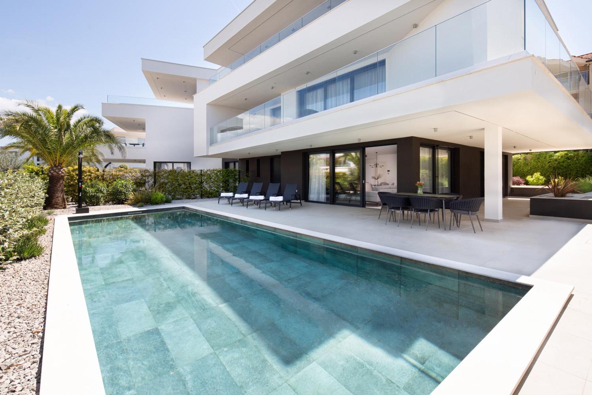 Hadrie Luxury And Azimut Apartment *